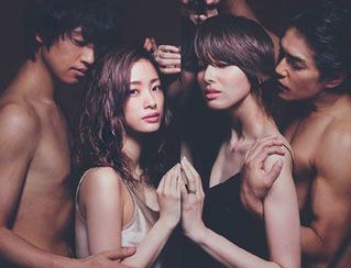 进球如麻、奋力拼搏的女孩海报-免费剧场